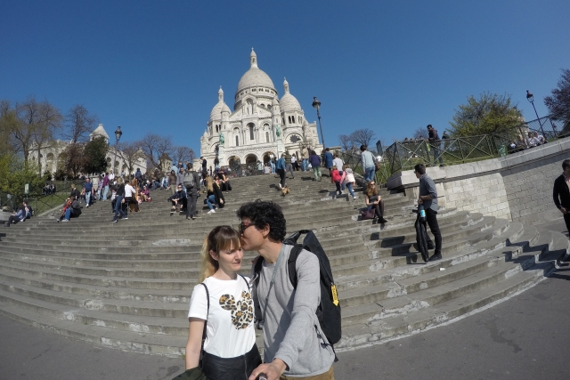 couple in the Sacre Coeur in Paris
