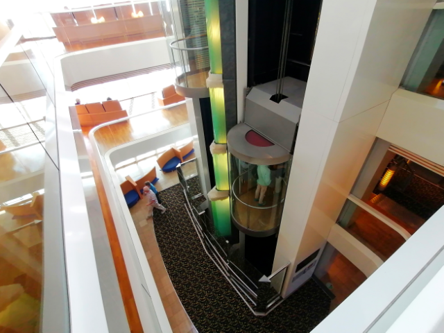 pont-aven-lobby